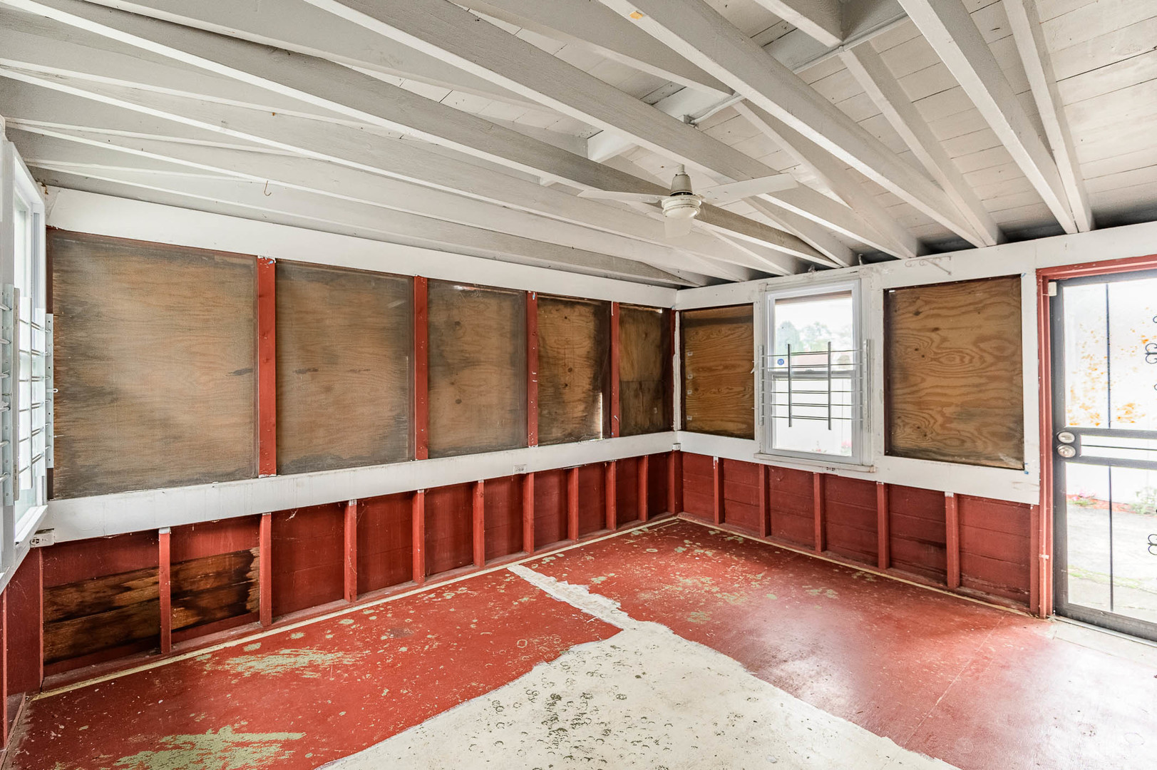 2834 West 85th Place Chicago, IL 60652 - Photo 12 of 17 a view of an empty room with a window