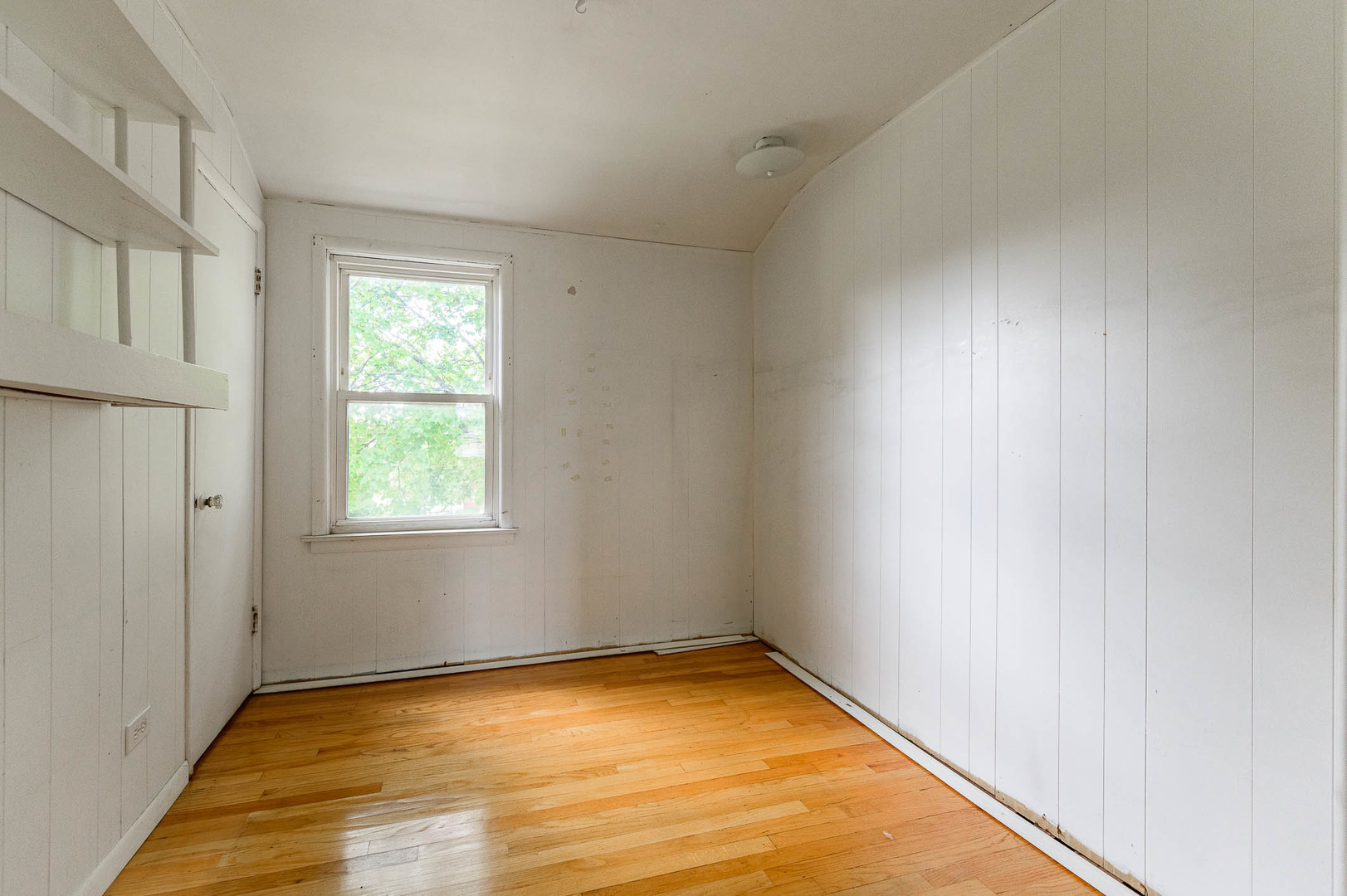 2834 West 85th Place Chicago, IL 60652 - Photo 8 of 17 a view of empty room with window