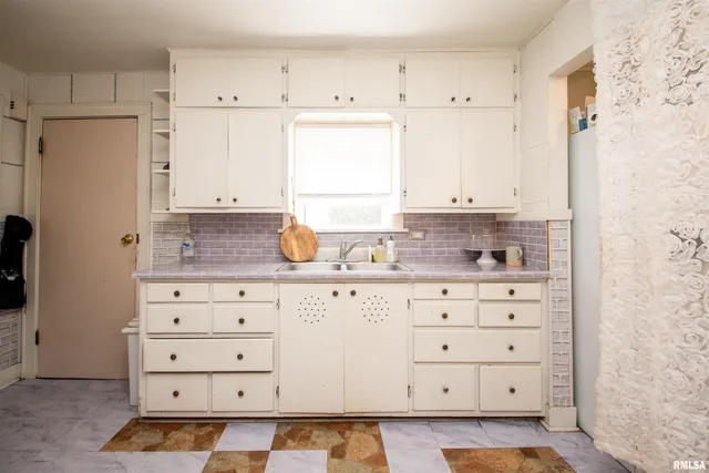 $99,900 | 2036 West Richwoods Boulevard, Peoria, IL 61604