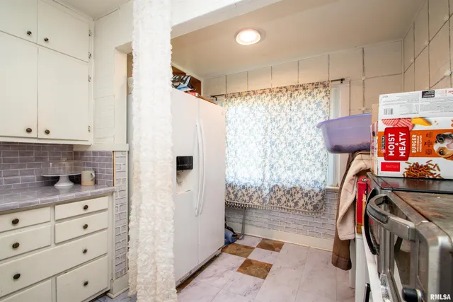 $99,900 | 2036 West Richwoods Boulevard, Peoria, IL 61604