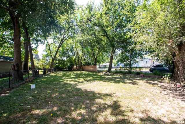 $99,900 | 2036 West Richwoods Boulevard, Peoria, IL 61604