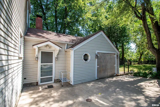 $99,900 | 2036 West Richwoods Boulevard, Peoria, IL 61604