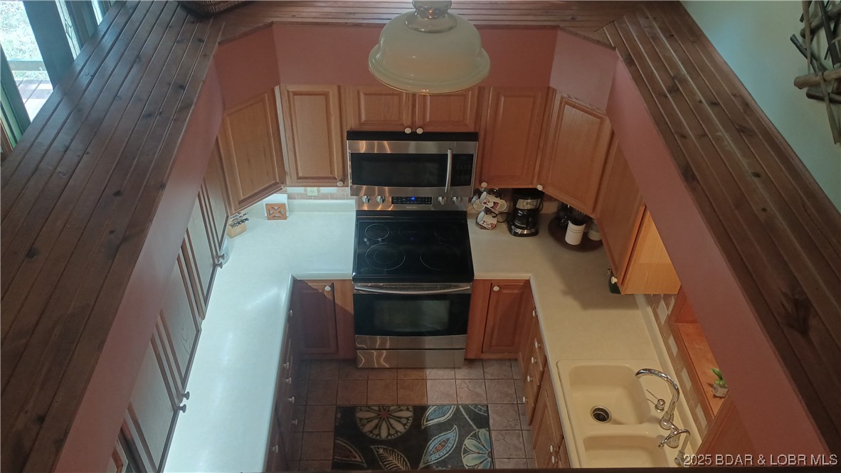 467 Jack North Loop Camdenton, MO 65020 - Photo 23 of 73