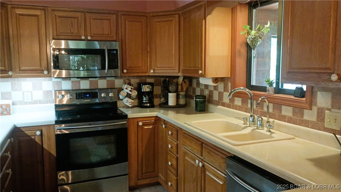 467 Jack North Loop Camdenton, MO 65020 - Photo 24 of 73