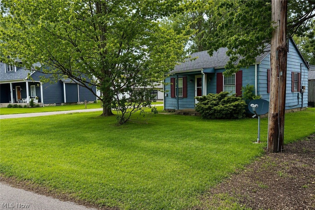 6359 Lake Road West Ashtabula, OH 44004 - Photo 3 of 20