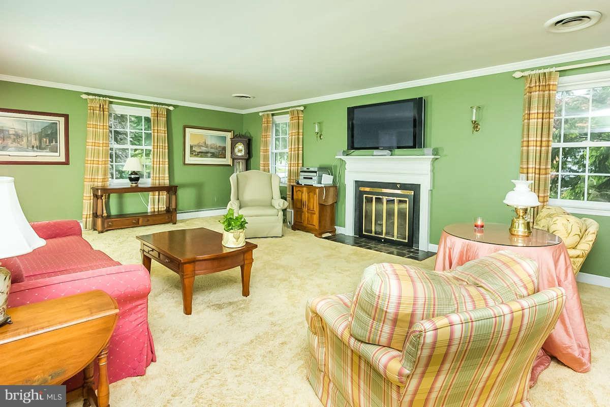 1615 Pot Spring Road Lutherville-Timonium, MD 21093 - Photo 3 of 30 Family Room