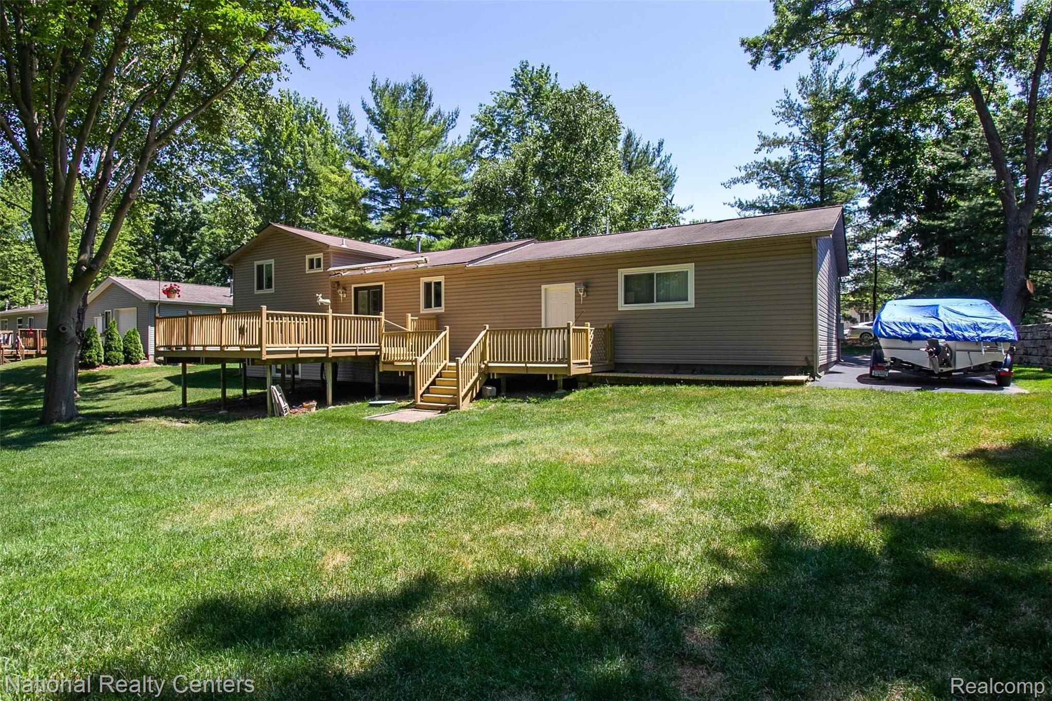 4171 England Beach Road White Lake, MI 48383 - Photo 34 of 41 32.jpg