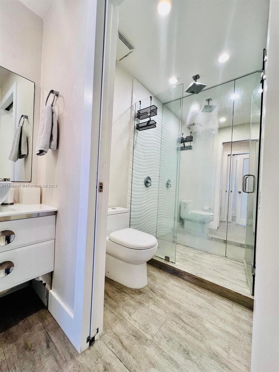 100 Lincoln Road, Unit 1629 Miami Beach, FL 33139 - Photo 11 of 16 Gallery Image 11