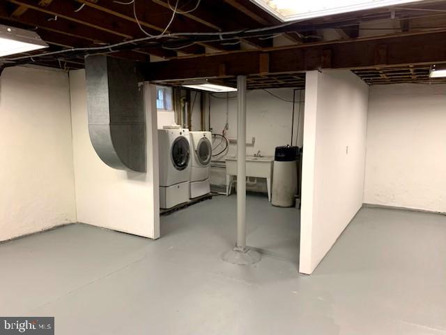2165 Herblew Road Warrington, PA 18976 - Photo 21 of 24 Laundry area