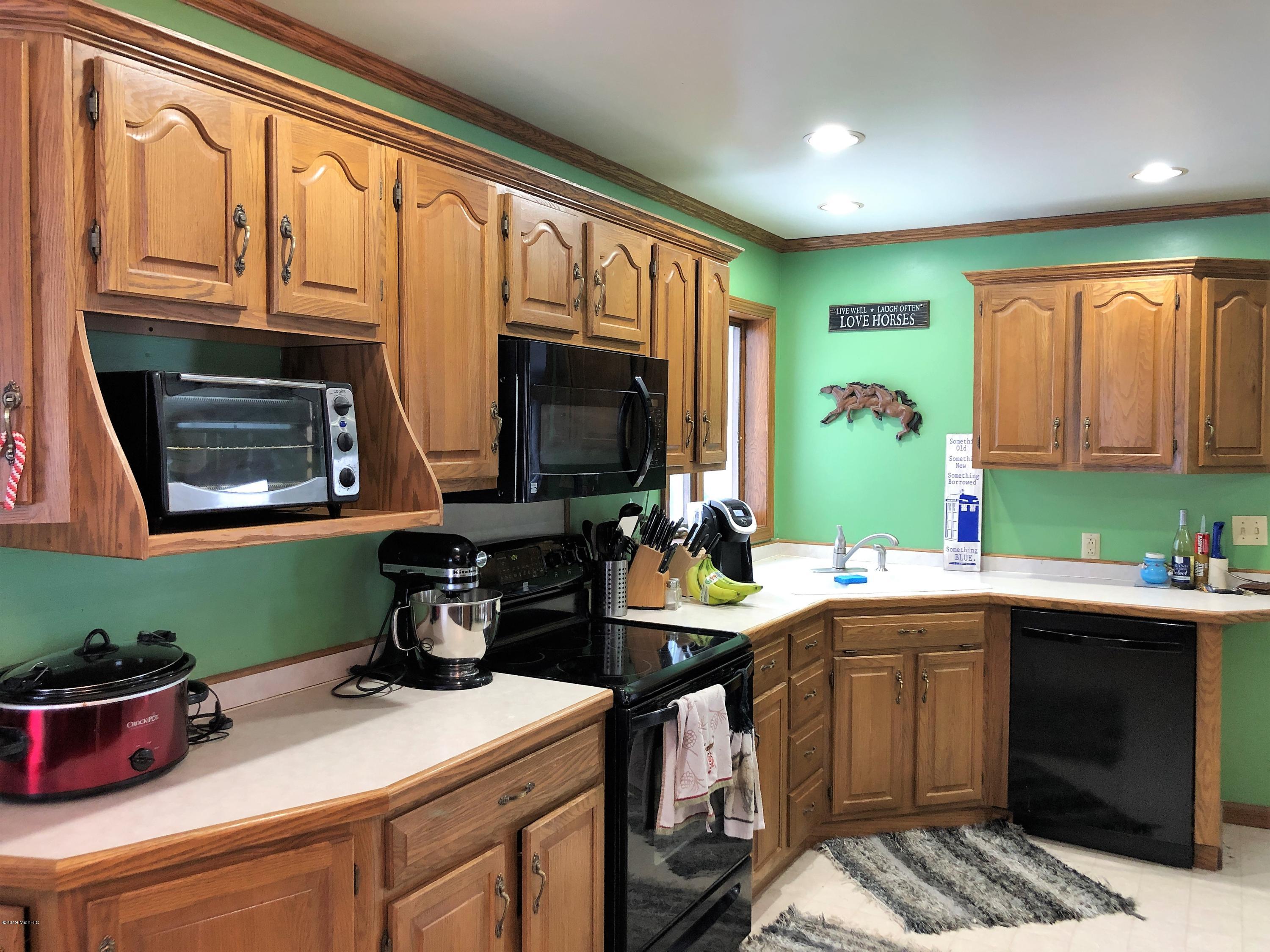 3201 West Riley-Thompson Road Whitehall, MI 49461 - Photo 14 of 40 14 Kitchen