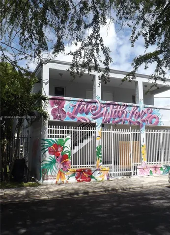 a sign that is on the side of the road