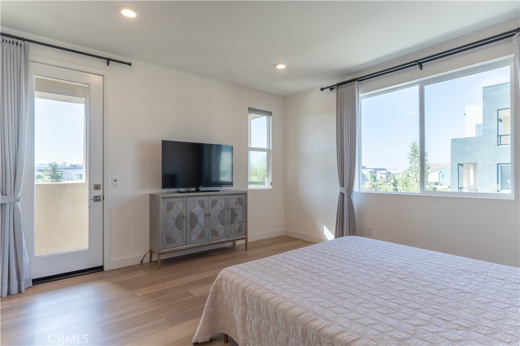 301 Baluster Irvine, CA 92618 - Photo 10 of 32