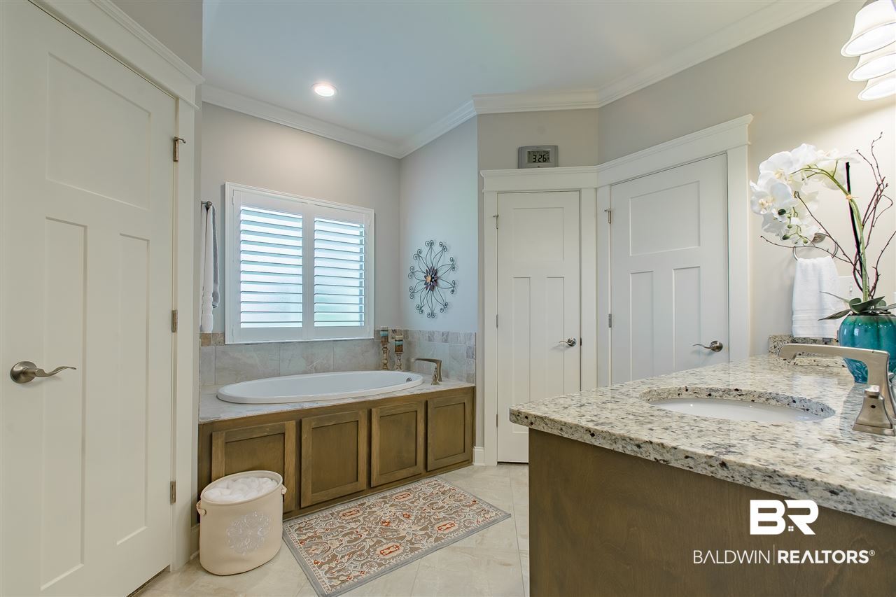 7816 Hemlock Street Daphne, AL 36527 - Photo 18 of 32 Master Bath