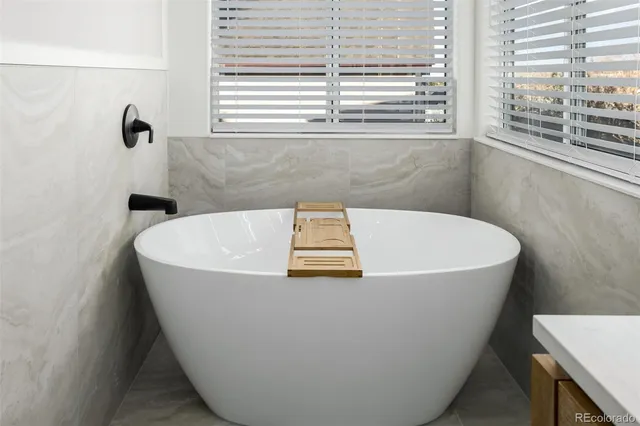 $1,000,000 | 9507 Burgundy Circle, Highlands Ranch, CO 80126