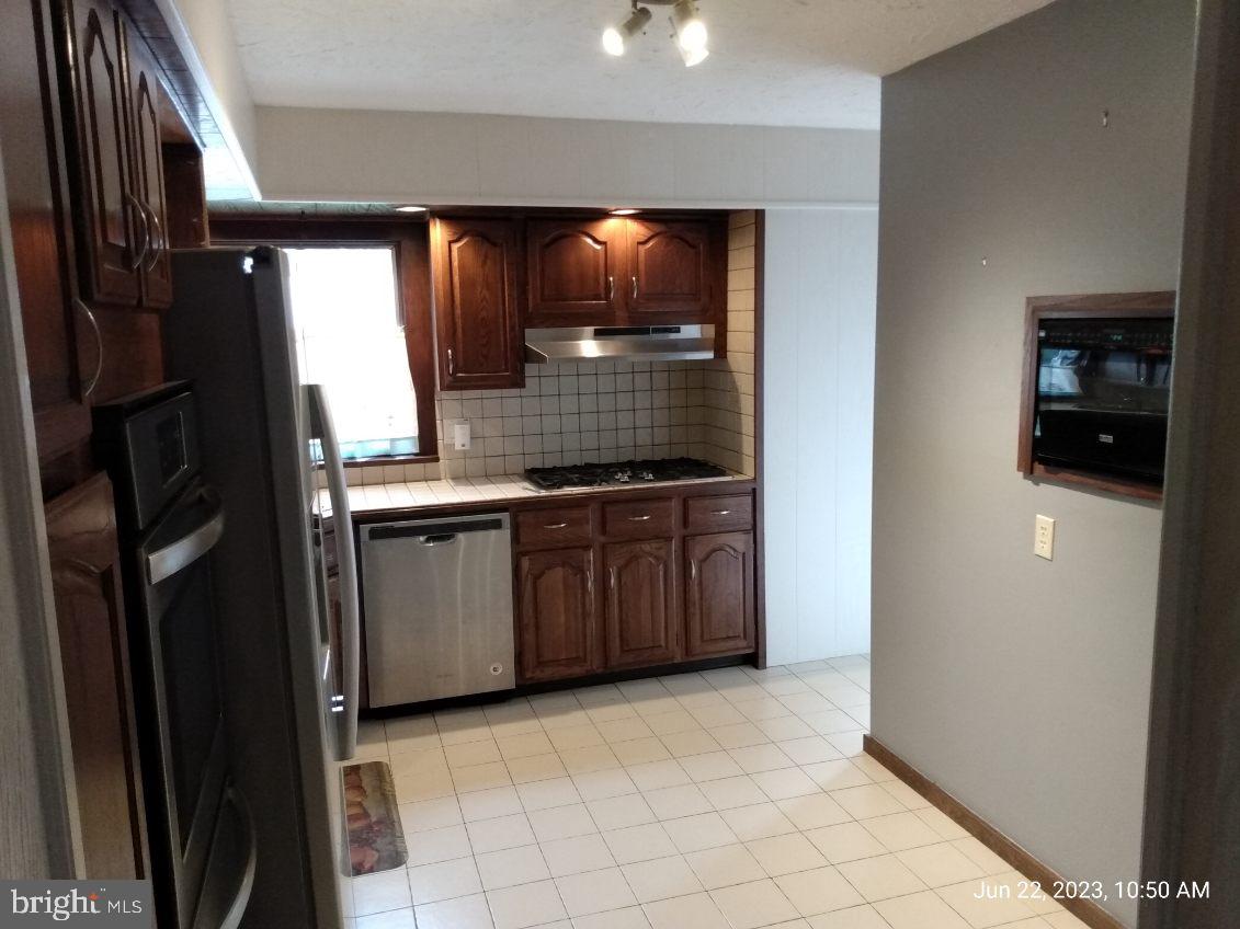 2114 Yardville Hamilton Square Road Hamilton, NJ 08690 - Photo 17 of 42 Gallery Image 17