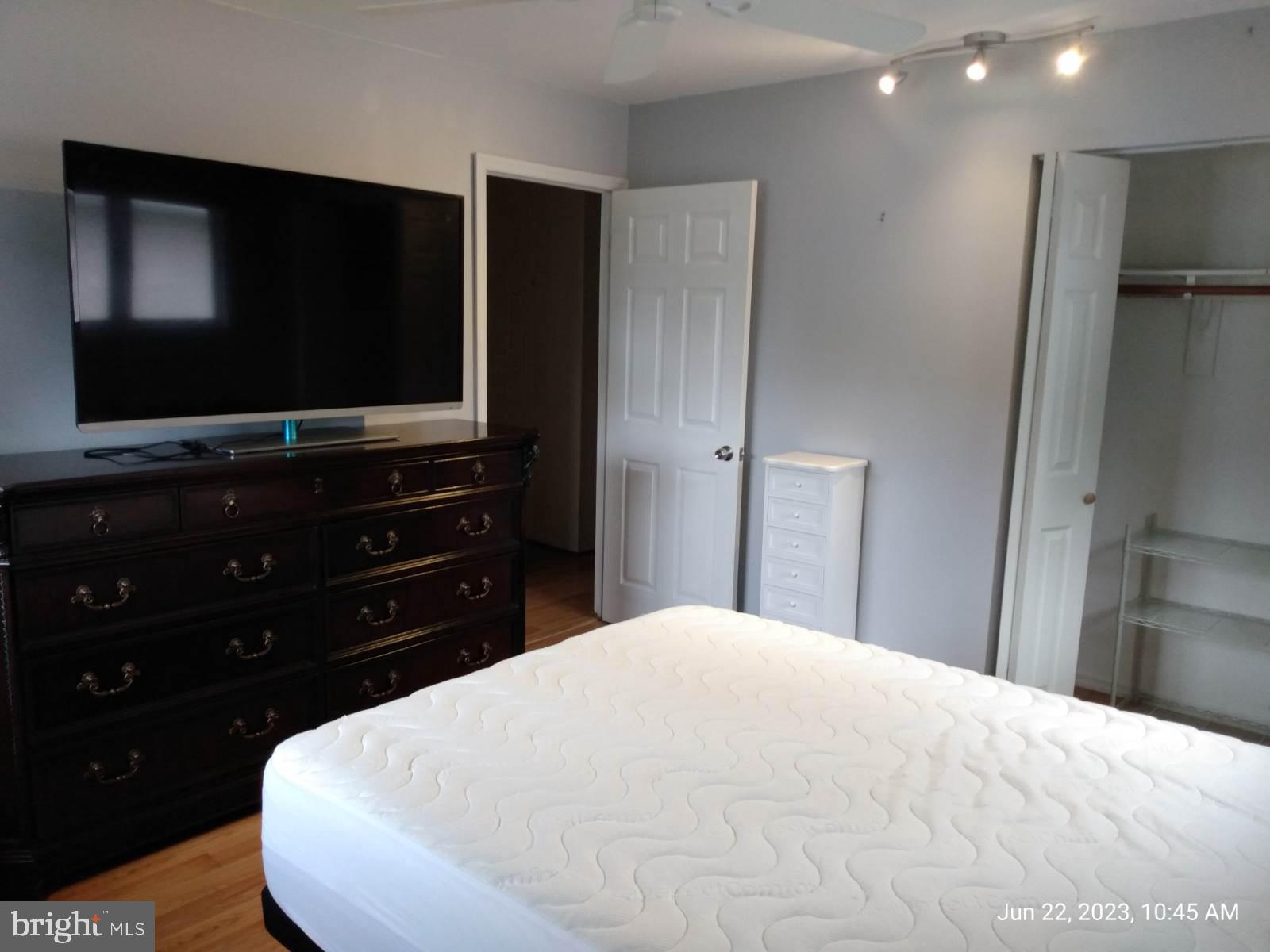 2114 Yardville Hamilton Square Road Hamilton, NJ 08690 - Photo 26 of 42 Gallery Image 26