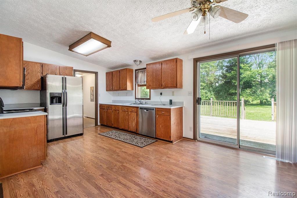 6205 Golf Club Road Howell, MI 48843 - Photo 9 of 22