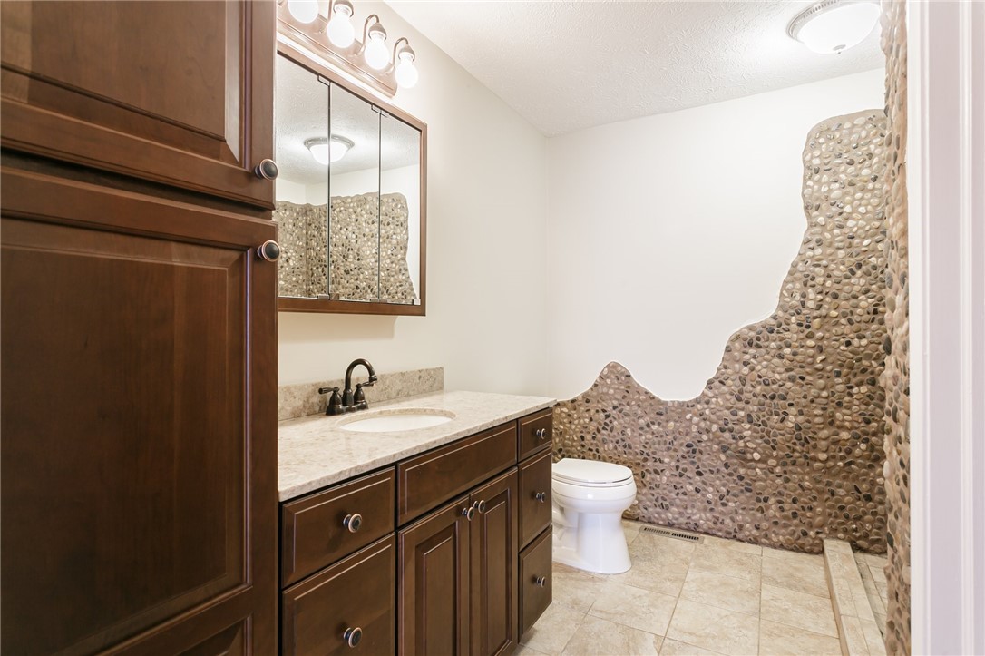 147 Vin Gate Drive Greece, NY 14616 - Photo 20 of 32