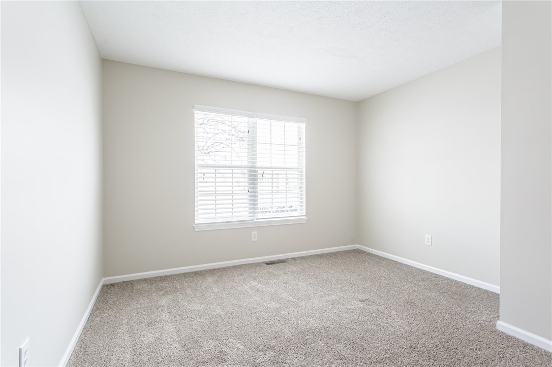 147 Vin Gate Drive Greece, NY 14616 - Photo 25 of 32