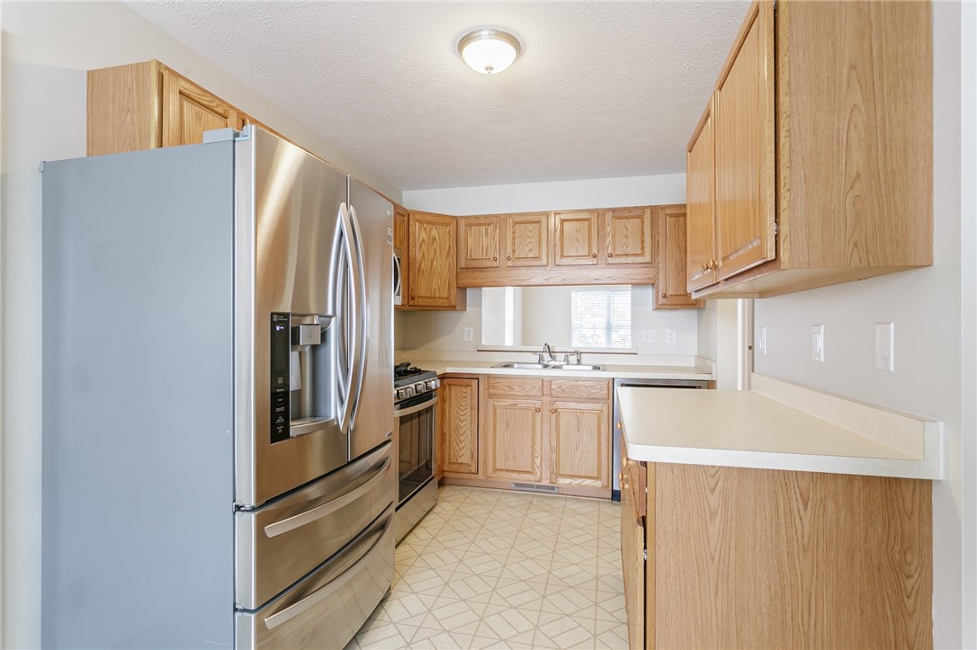 147 Vin Gate Drive Greece, NY 14616 - Photo 9 of 32