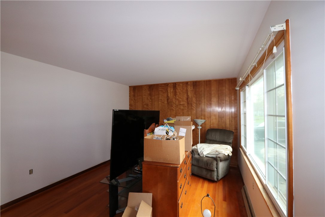 91 Pulsifer Drive Auburn, NY 13021 - Photo 18 of 27 Living Room