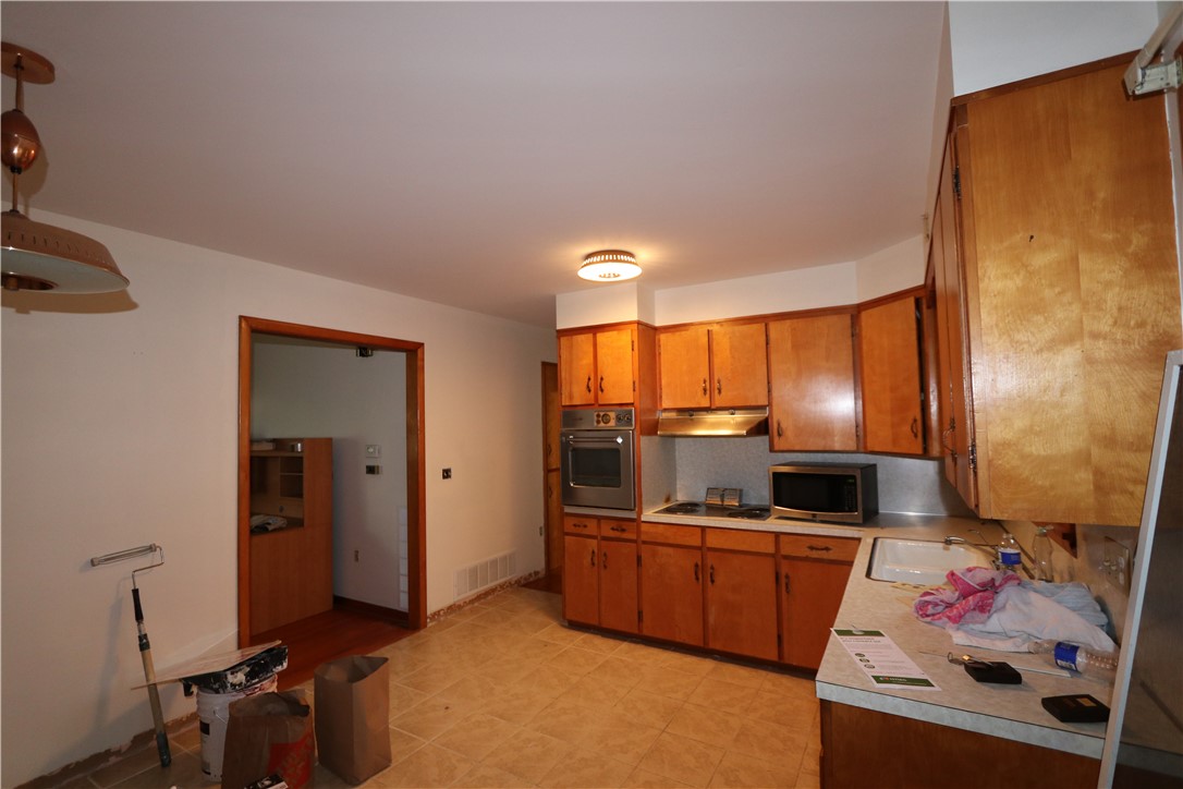 91 Pulsifer Drive Auburn, NY 13021 - Photo 19 of 27 Kitchen