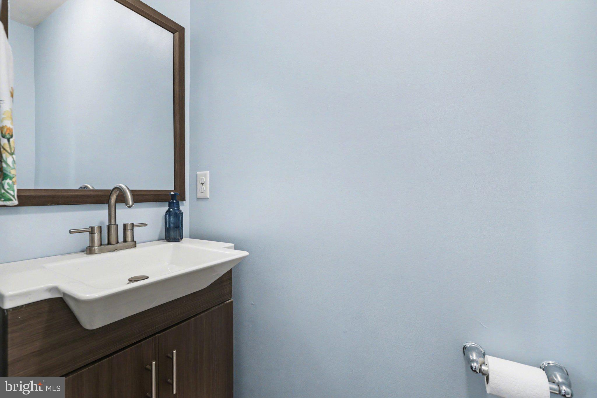 772 Rishel Drive York, PA 17406 - Photo 14 of 41 Main level powder room