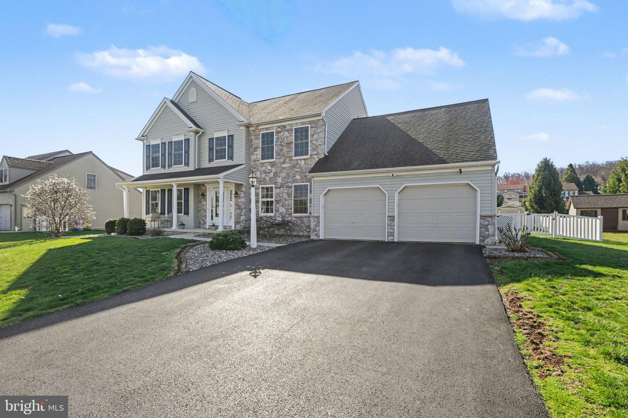 772 Rishel Drive York, PA 17406 - Photo 2 of 41