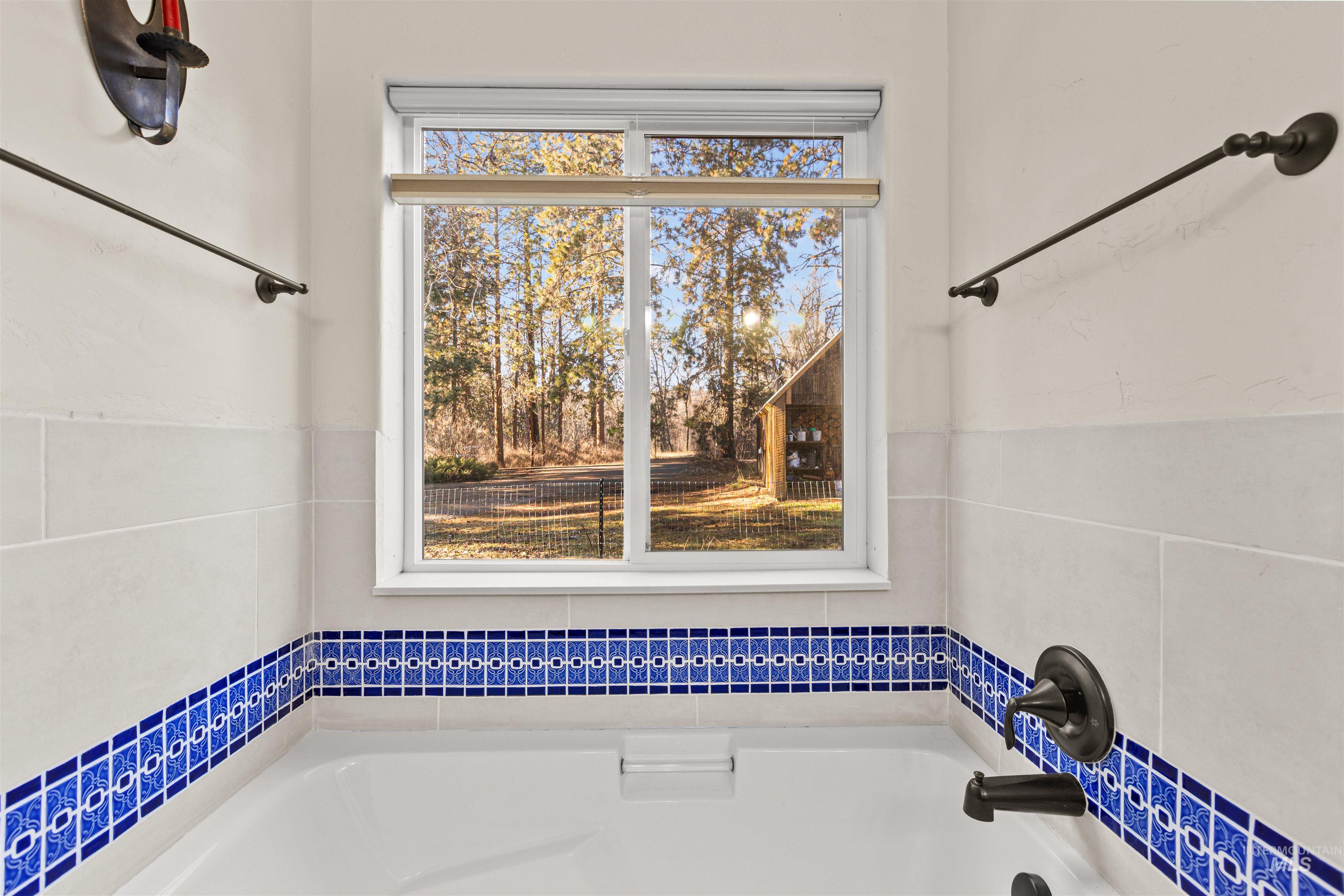 3488 Ward Road Cambridge, ID 83610 - Photo 27 of 49 Full bath with a bath