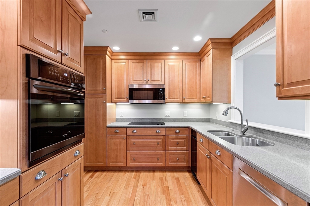 78 Forest Ridge Road, Unit 200 Concord, MA 01742 - Photo 17 of 32 Gallery Image 17