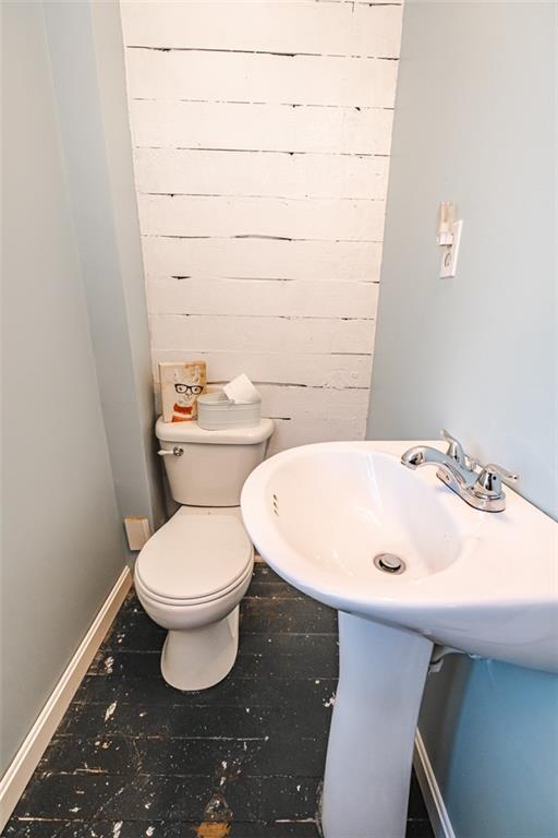 698 Lynn Portal Road Washington, PA 15301 - Photo 17 of 25 First floor full bath