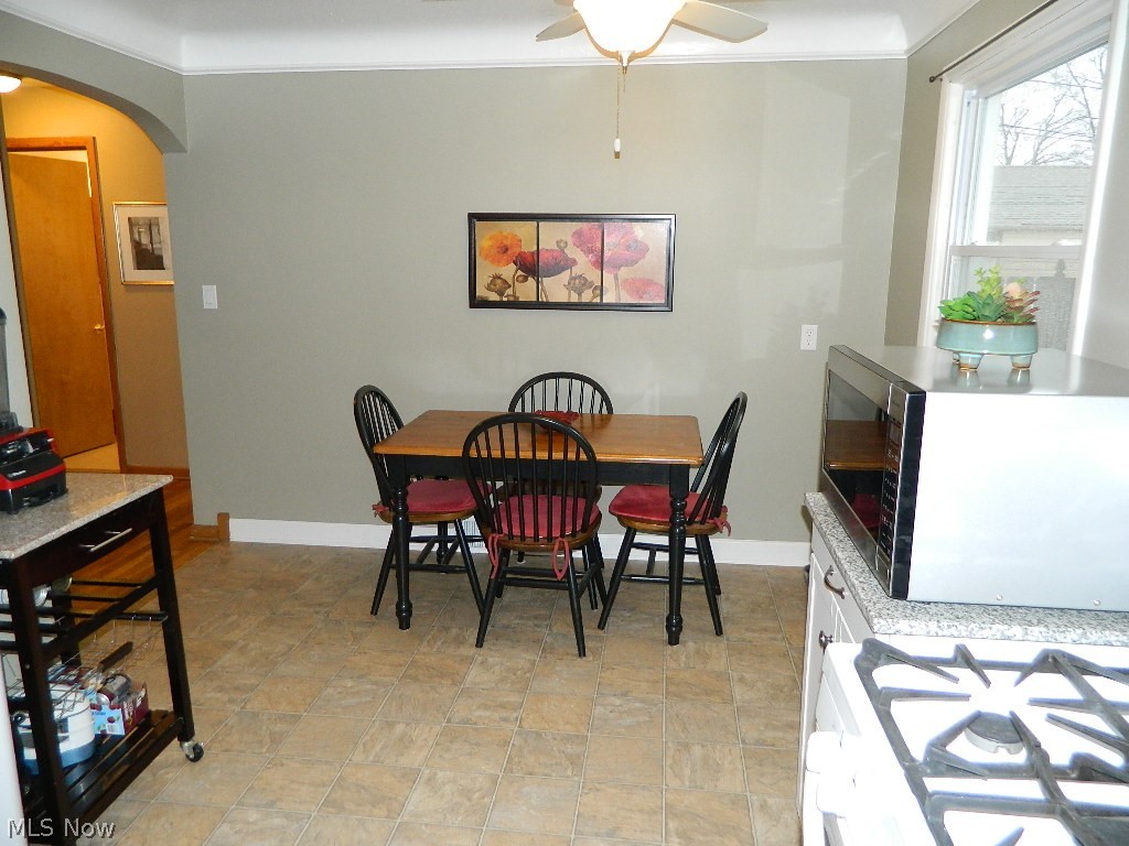 5684 Cherokee Road Cleveland, OH 44124 - Photo 7 of 34 And Plenty of Room to Sit and Enjoy!