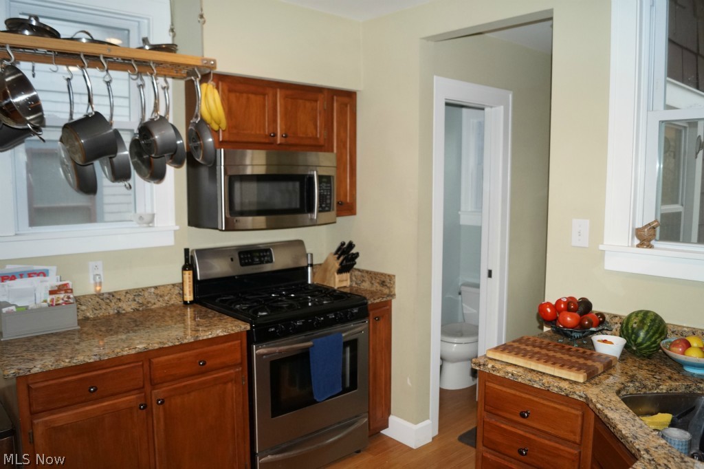 3373 Clarendon Road Cleveland Heights, OH 44118 - Photo 10 of 23 Gallery Image 10