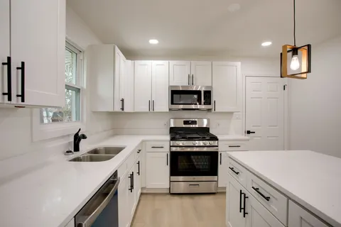 $324,900 | 223 Hampton Road, Columbia, TN 38401