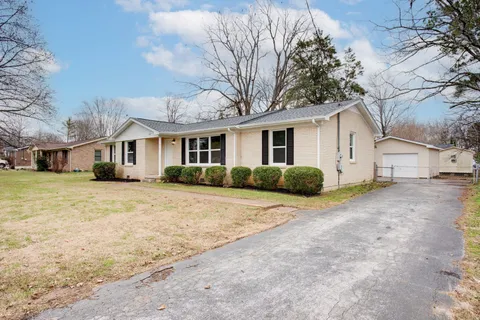 $324,900 | 223 Hampton Road, Columbia, TN 38401