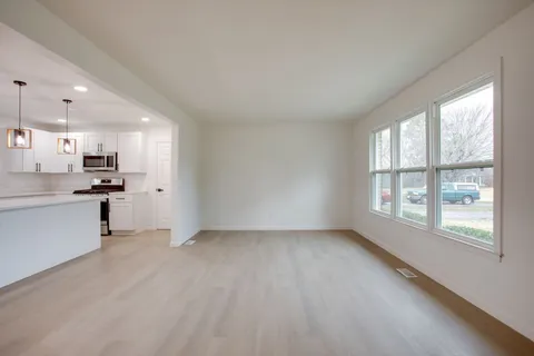 $324,900 | 223 Hampton Road, Columbia, TN 38401