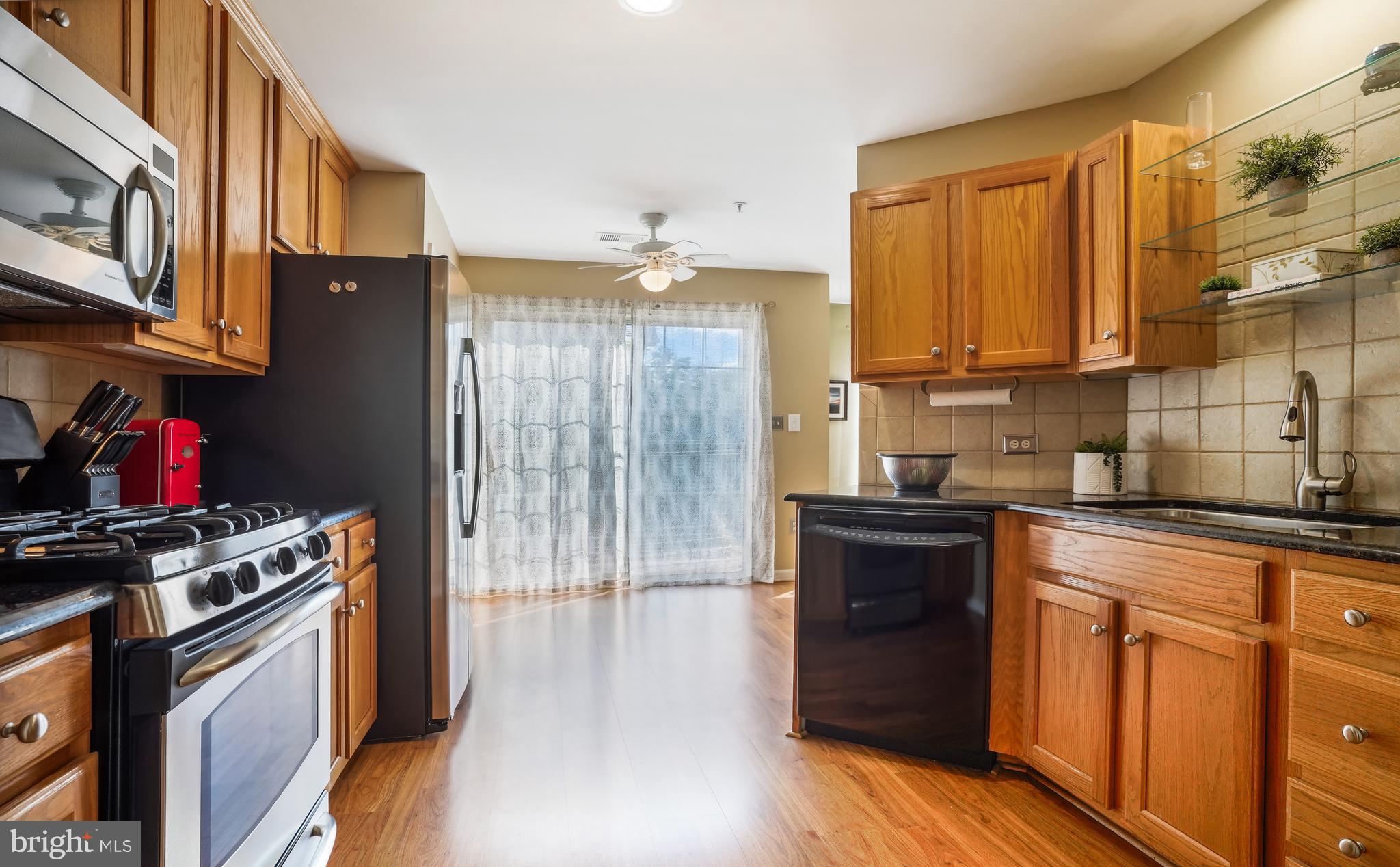 11882 Breton Court, Unit 10B Reston, VA 20191 - Photo 16 of 46 Kitchen