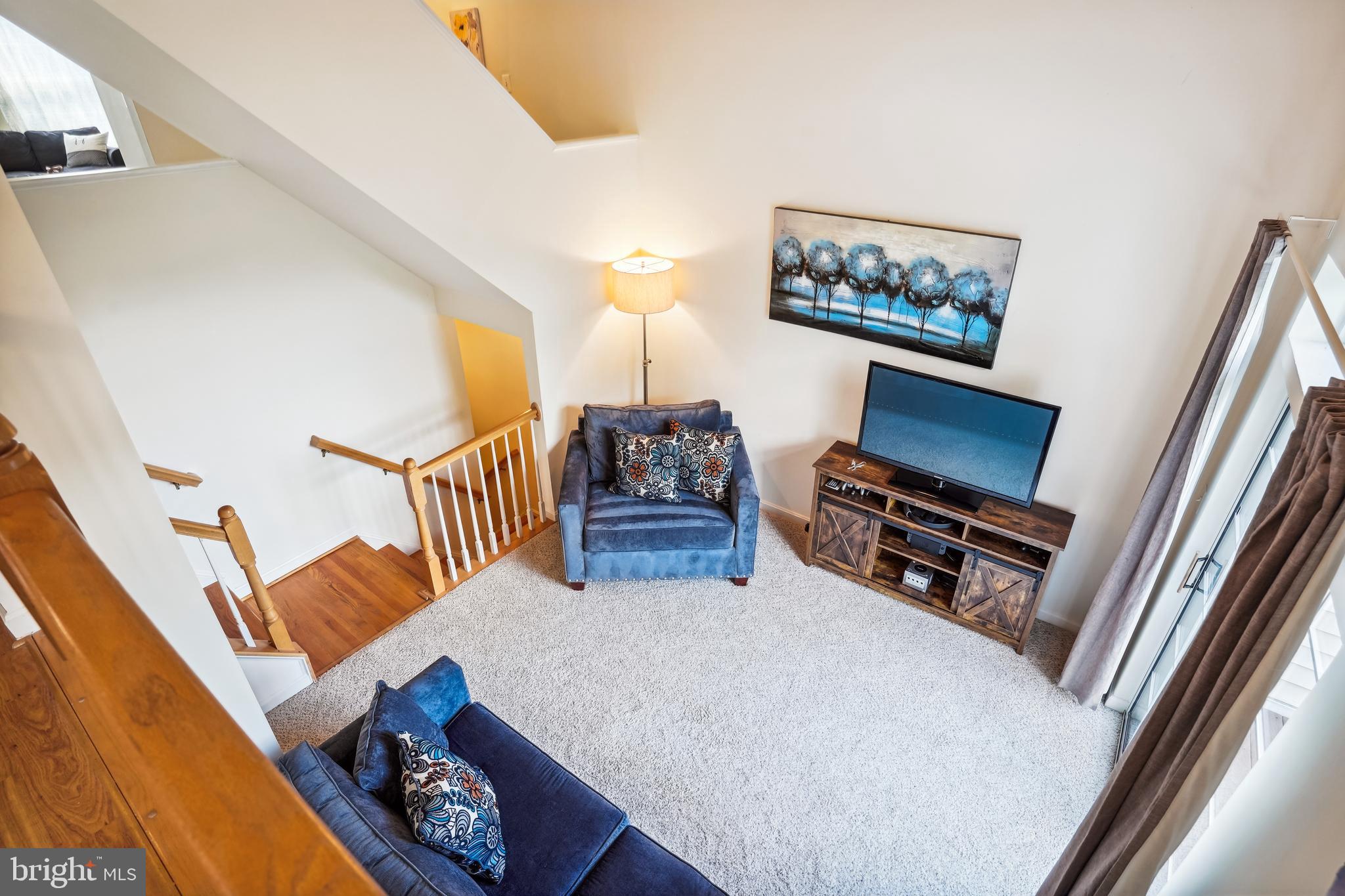 11882 Breton Court, Unit 10B Reston, VA 20191 - Photo 4 of 46 Living Room