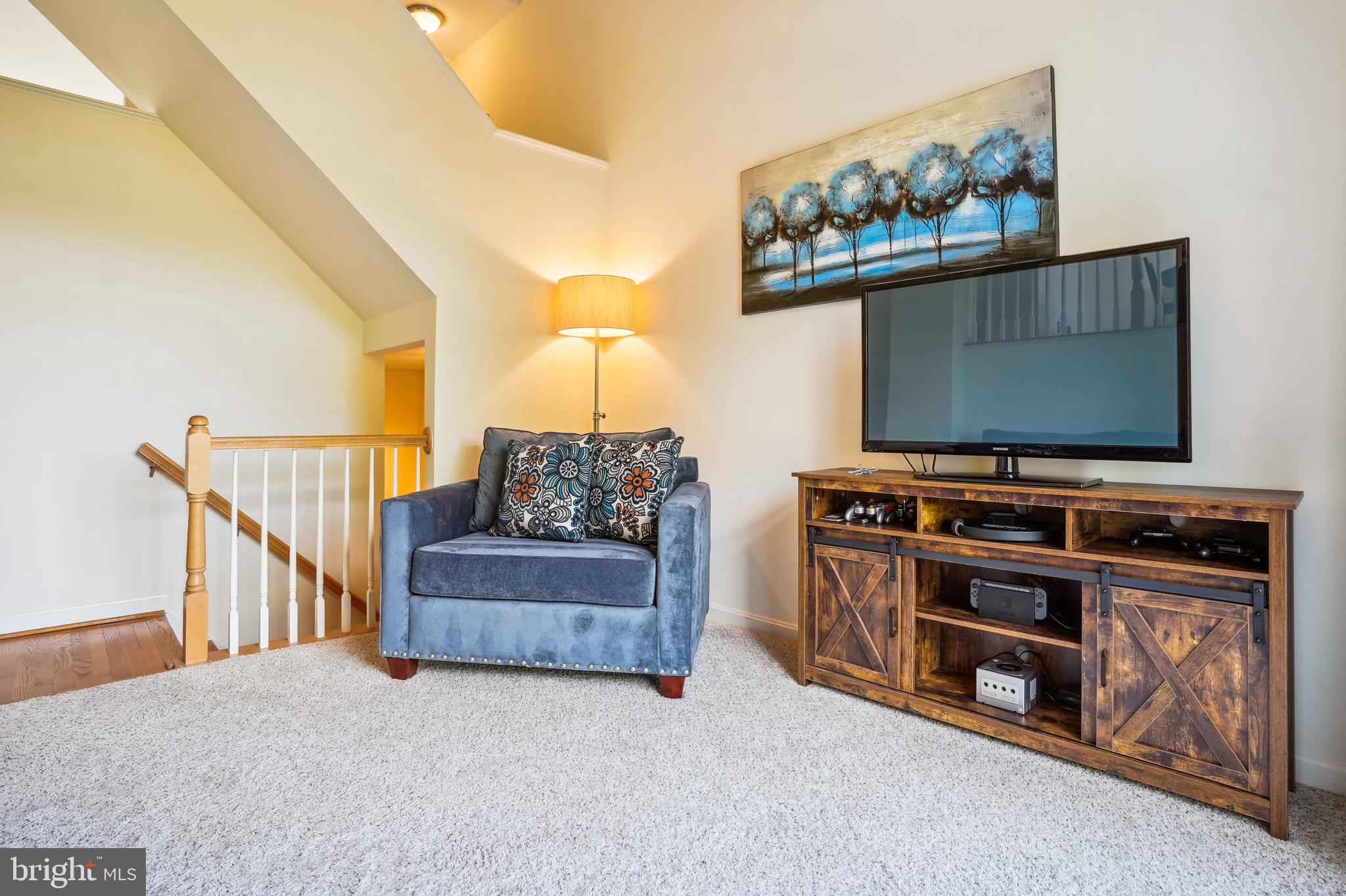 11882 Breton Court, Unit 10B Reston, VA 20191 - Photo 8 of 46 Living Room