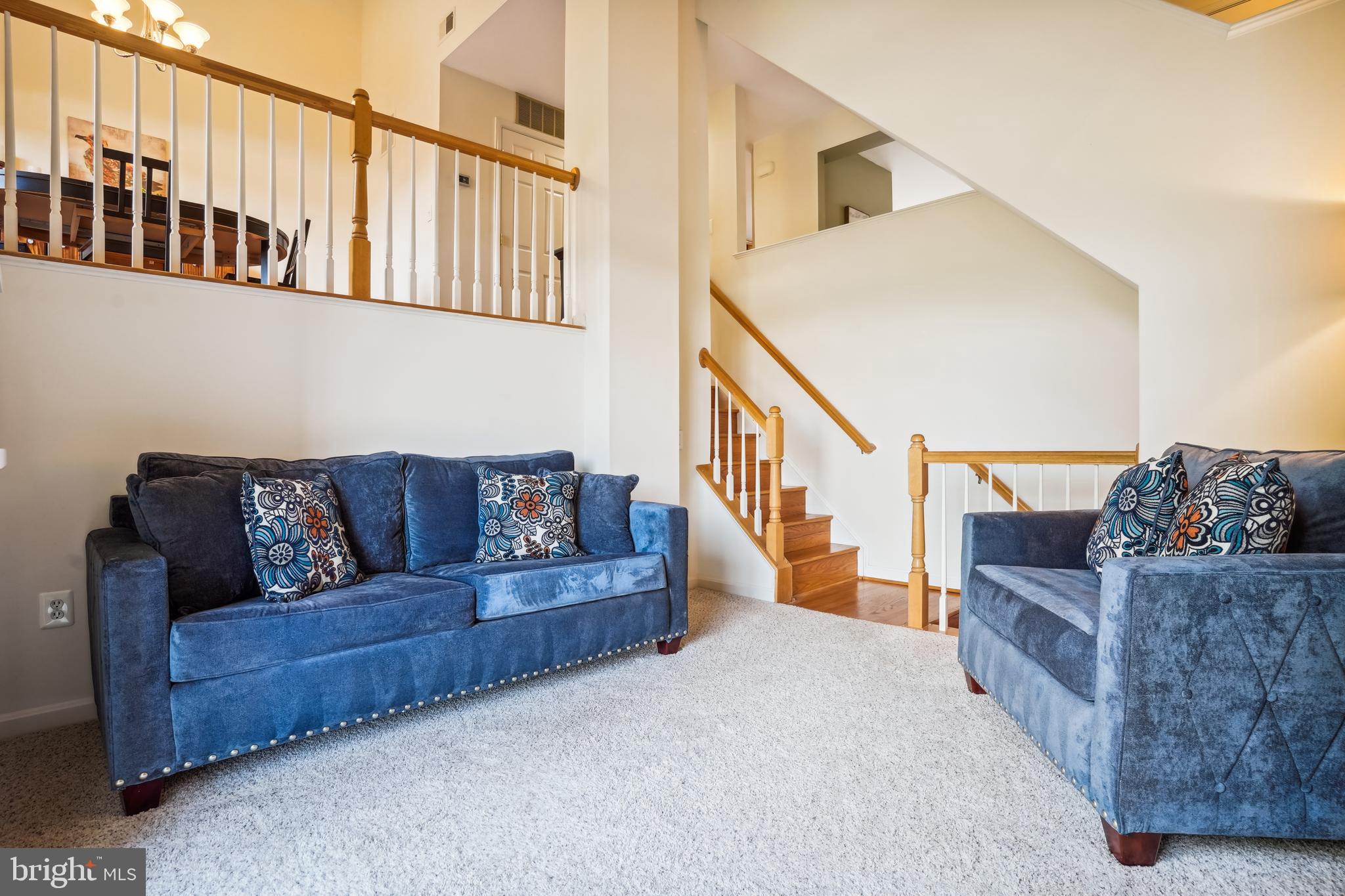 11882 Breton Court, Unit 10B Reston, VA 20191 - Photo 9 of 46 Living Room