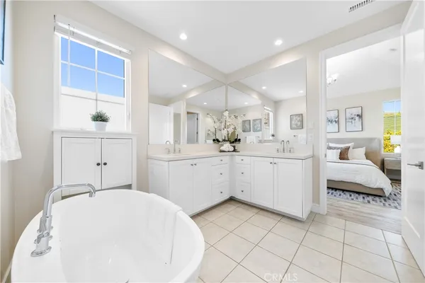 $2,600,000 | 162 Winnett, Irvine, CA 92602