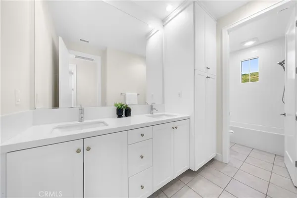 $2,600,000 | 162 Winnett, Irvine, CA 92602