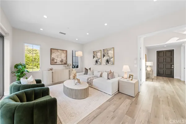 $2,600,000 | 162 Winnett, Irvine, CA 92602