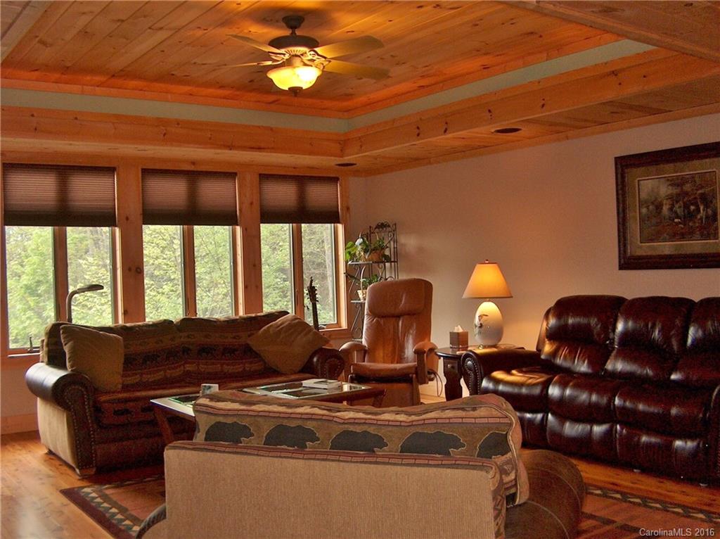127 Ladderback Ridge Waynesville, NC 28785 - Photo 3 of 24 Gallery Image 3