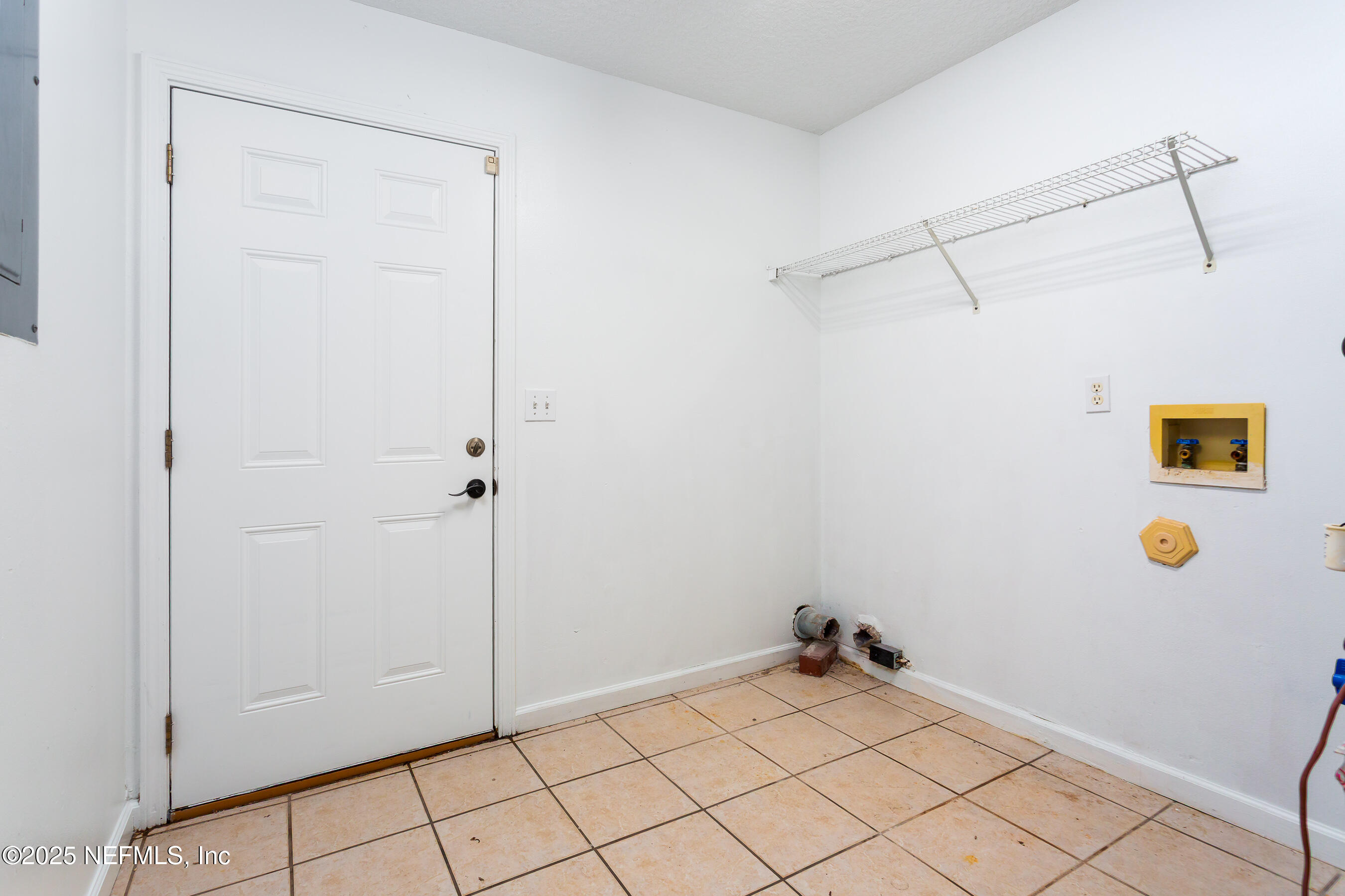 164 Carole Road Palatka, FL 32177 - Photo 11 of 32 a view of an empty room