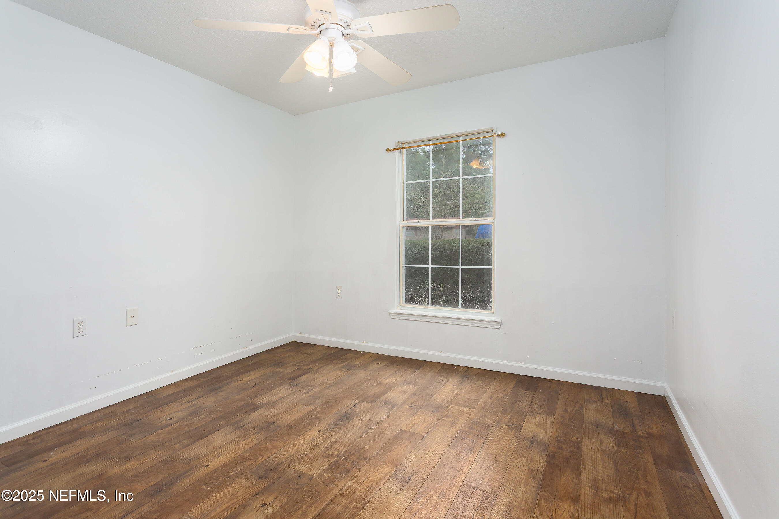 164 Carole Road Palatka, FL 32177 - Photo 12 of 32 an empty room with a window