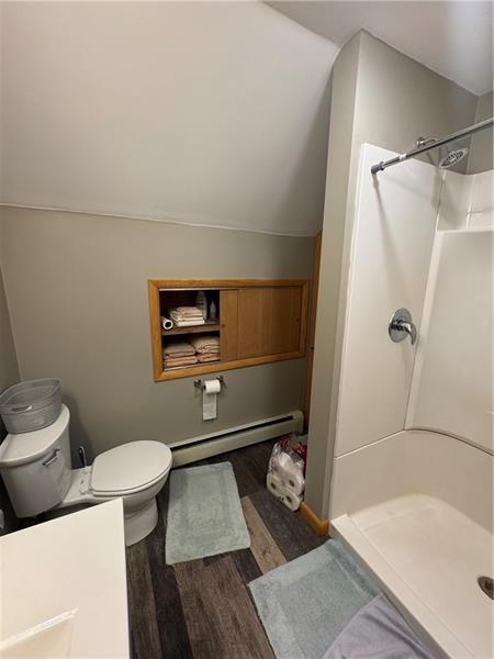 149 South Franklin Street Prospect, PA 16052 - Photo 17 of 25 a bathroom with a sink toilet and shower