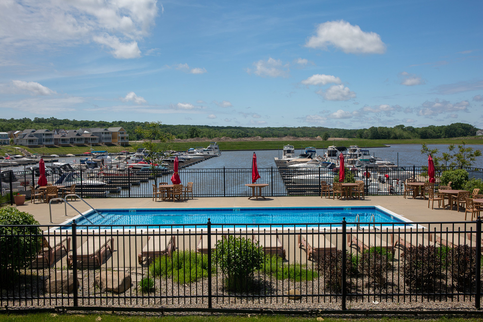 324 Leeward Way Ottawa, IL 61350 - Photo 7 of 10 a view of city from a terrace