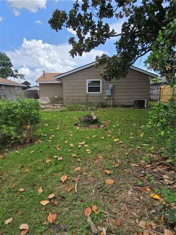 $215,000 | 624 Vanderbilt Lane, Kenner, LA 70065