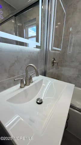 $2,250 | 420 Cross Road, Unit B16, Matawan, NJ 07747